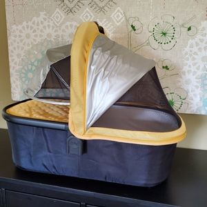 Uppababy vista bassinet in sunshine yellow color
